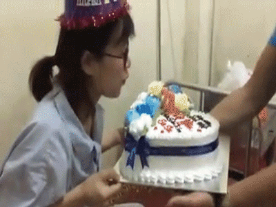 Clip: Vợ đẻ em bé đúng ngày sinh nhật, chồng tâm lý mang bánh vào bệnh viện tặng khiến cô vui sướng nghẹn ngào