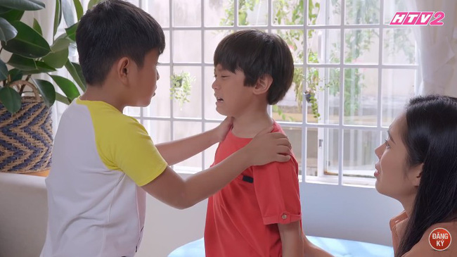 Phim Gạo nếp gạo tẻ tập 55: Hương khóc hết nước mắt khi nghe lén 2 con nói chuyện