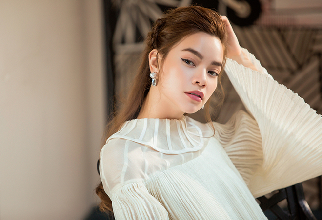 Asias Next Top Model: Mới sáng mùng 1, Hồ Ngọc Hà đã bị antifan ám quẻ.