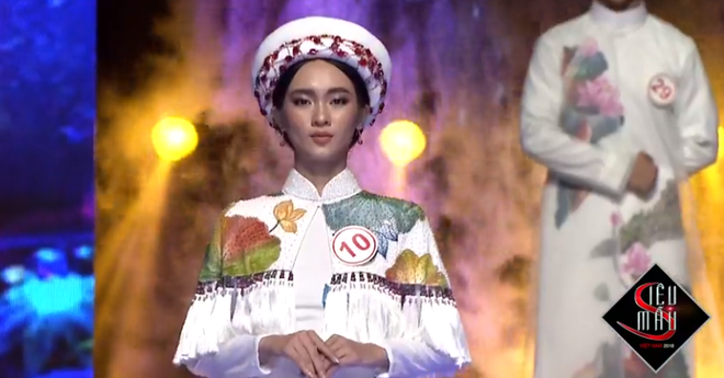 Chung kết Siêu mẫu Việt Nam 2018: Khán giả hoang mang vì kịch bản như thi Hoa hậu và The Voice