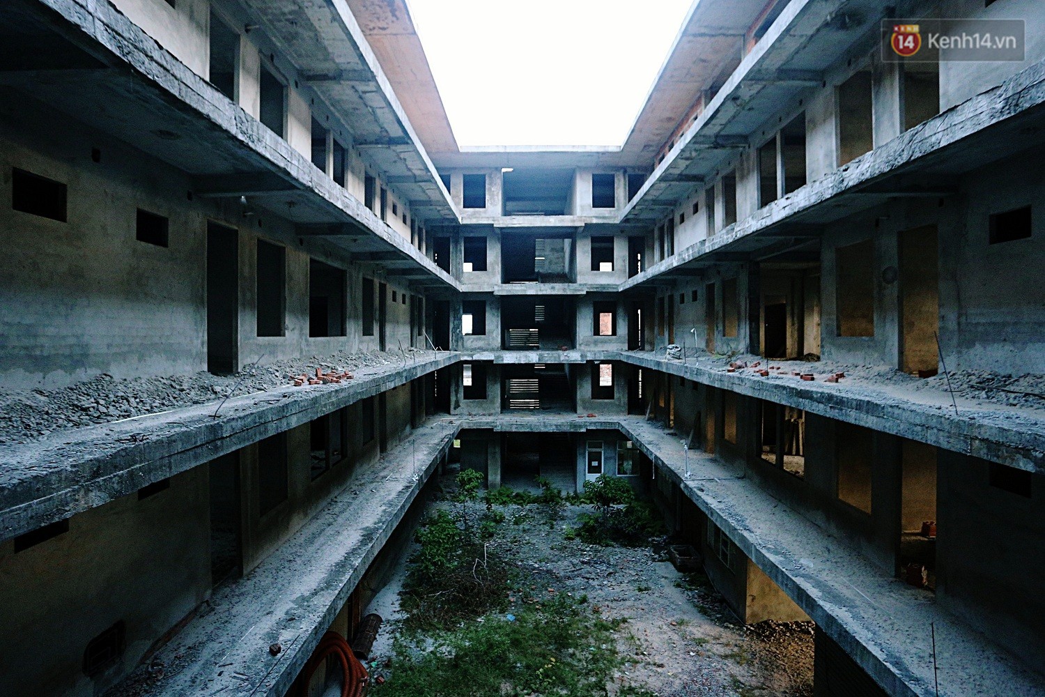 Bên trong ký túc xá từng được huy động vốn 700 tỷ đồng nhưng bỏ hoang ở Đà Nẵng suốt nhiều năm