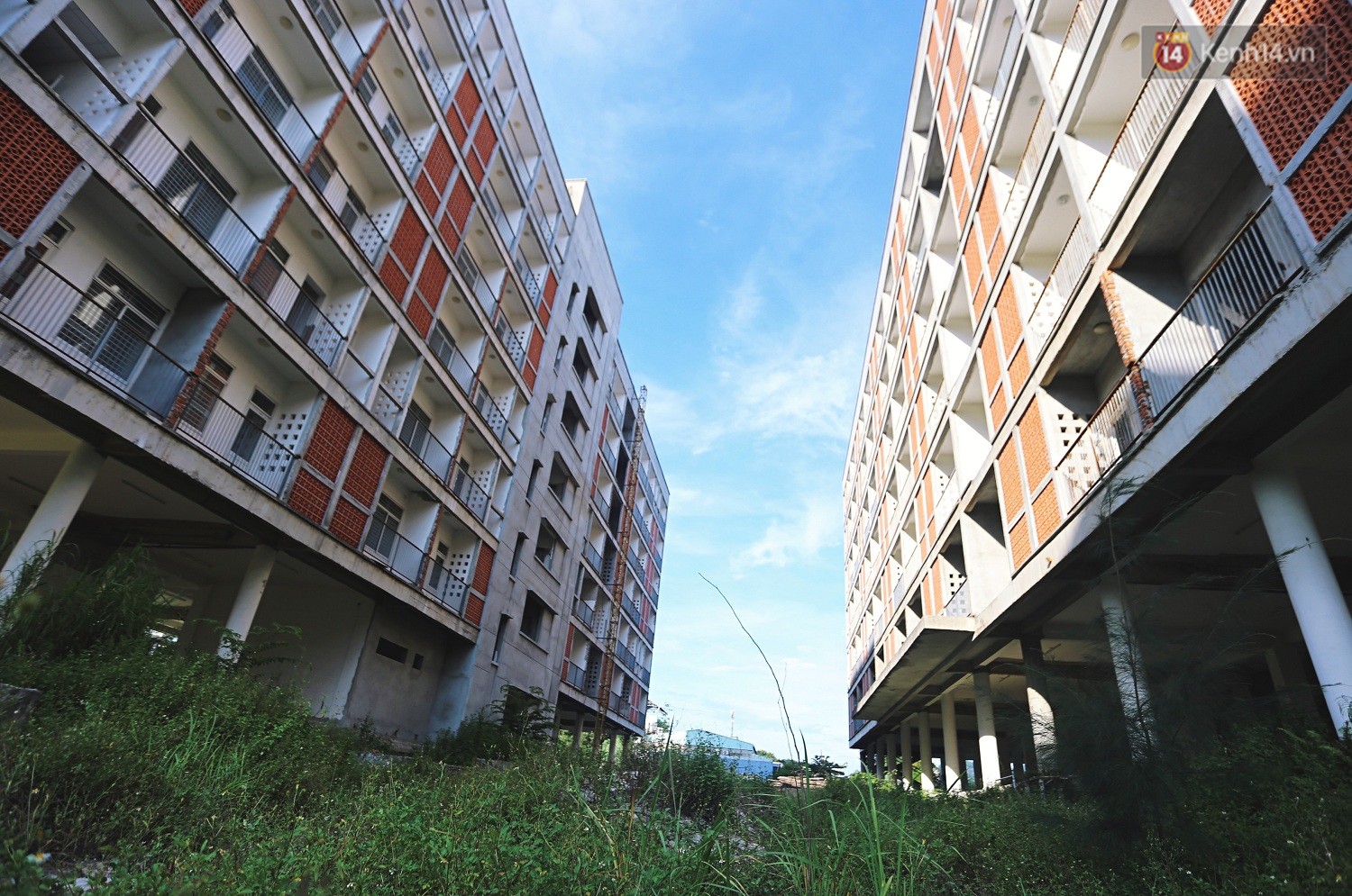 Bên trong ký túc xá từng được huy động vốn 700 tỷ đồng nhưng bỏ hoang ở Đà Nẵng suốt nhiều năm