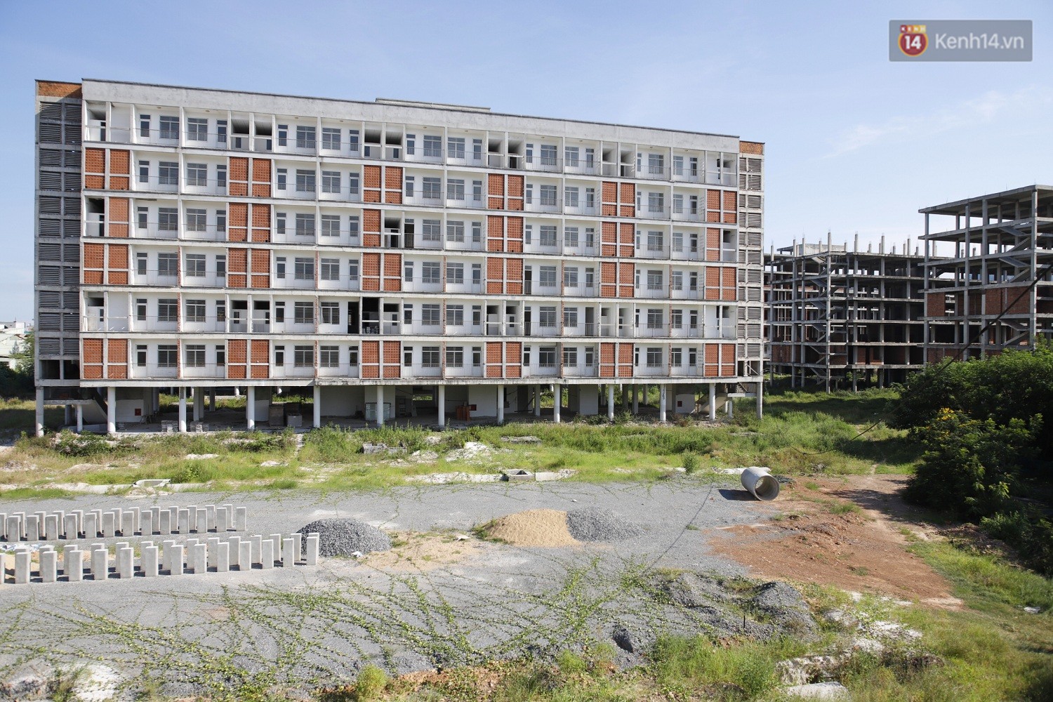 Bên trong ký túc xá từng được huy động vốn 700 tỷ đồng nhưng bỏ hoang ở Đà Nẵng suốt nhiều năm