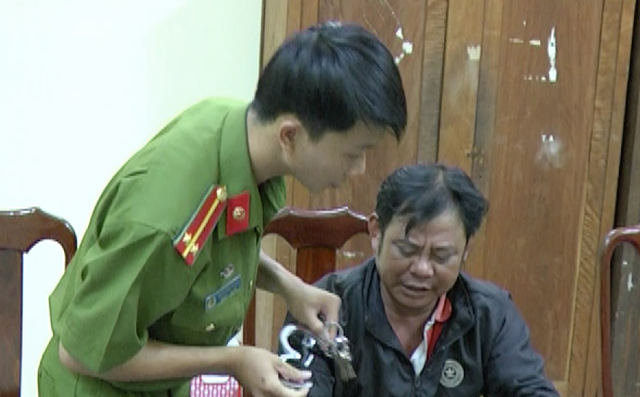 Bảo vệ Điện máy Xanh đâm chết nữ quản lý vì bị bắt viết bản tường trình