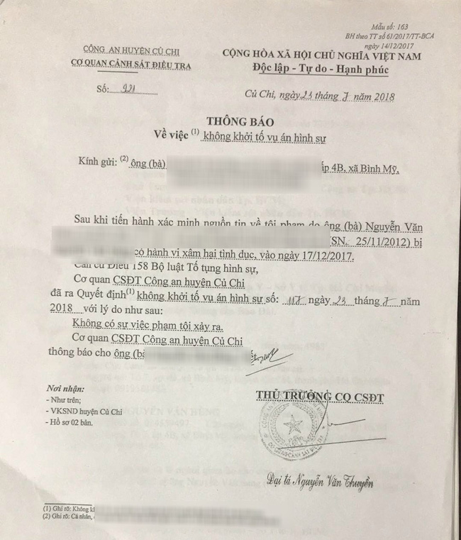 Người mẹ đau đớn làm đơn tố cáo gã hàng xóm hiếp dâm con gái 5 tuổi: Lúc hỏi, con bé khờ khạo nói bị ông ấy làm đau