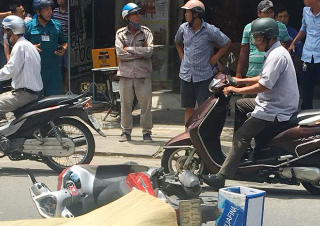 Tránh phương tiện chạy phía trước, cô gái bị ôtô tải cán tử vong