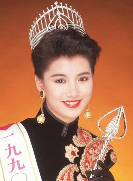 Cuộc sống của Hoa hậu Hong Kong bị Thành Long chèn ép: Ở nhà thuê, mua sắm hàng hiệu điên cuồng