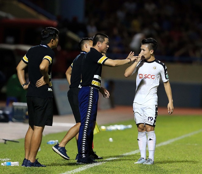 Bầu Hiển hãy để Quang Hải sang nước ngoài thi đấu