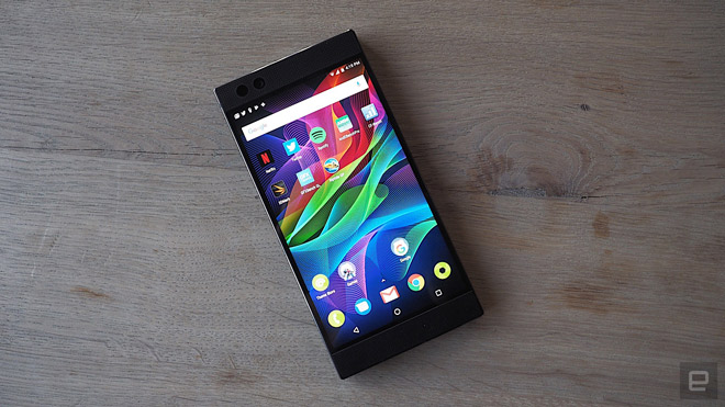 Razer Phone giá 9 triệu đồng mới là thứ game thủ cần
