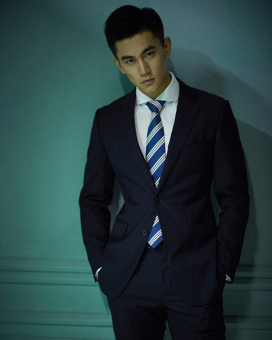 HLV hot nhất MXH Trung Quốc: Điển trai, cao 1m86, thân hình khiến các cô gái xịt máu mũi