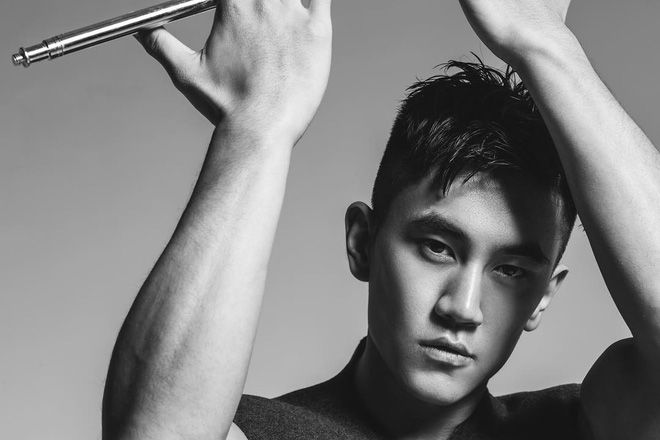 HLV hot nhất MXH Trung Quốc: Điển trai, cao 1m86, thân hình khiến các cô gái xịt máu mũi