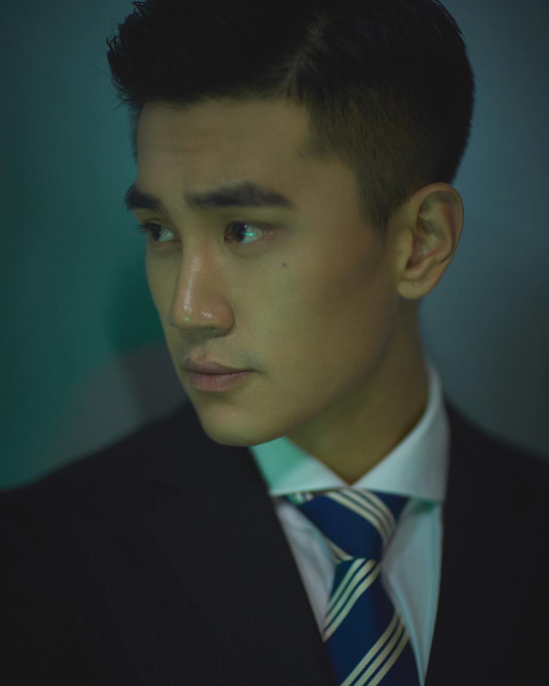 HLV hot nhất MXH Trung Quốc: Điển trai, cao 1m86, thân hình khiến các cô gái xịt máu mũi