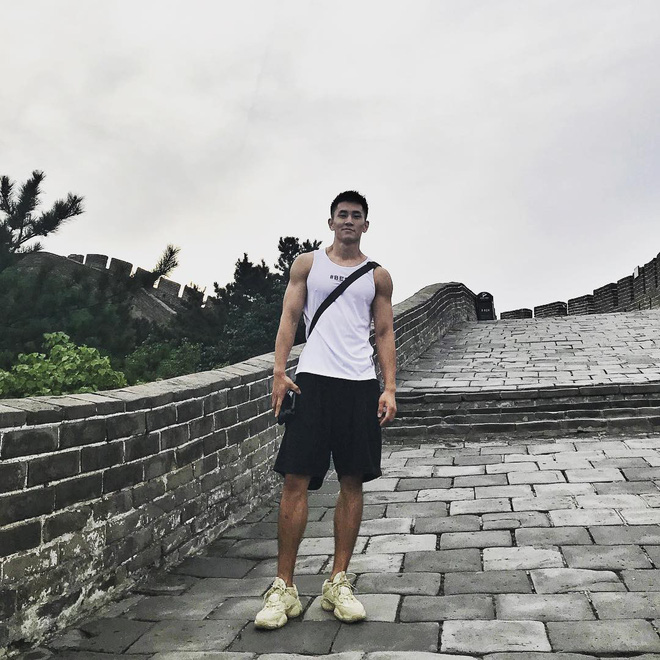 HLV hot nhất MXH Trung Quốc: Điển trai, cao 1m86, thân hình khiến các cô gái xịt máu mũi