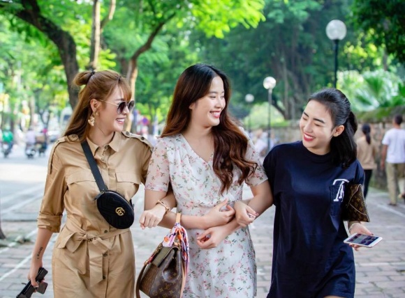 Quế Vân đưa Nam Em đi chơi ở Hà Nội và tiết lộ: Có vẻ như em ấy không được vui với cuộc sống hiện tại