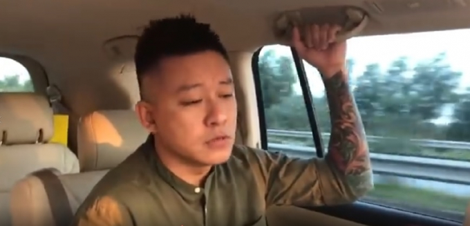 Ca sĩ Tuấn Hưng thể hiện ca khúc Vuông, tròn, tam giác gây sốt cộng đồng mạng
