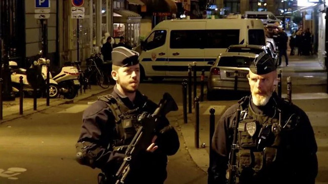 Tấn công bằng dao ở Paris, 7 người bị thương