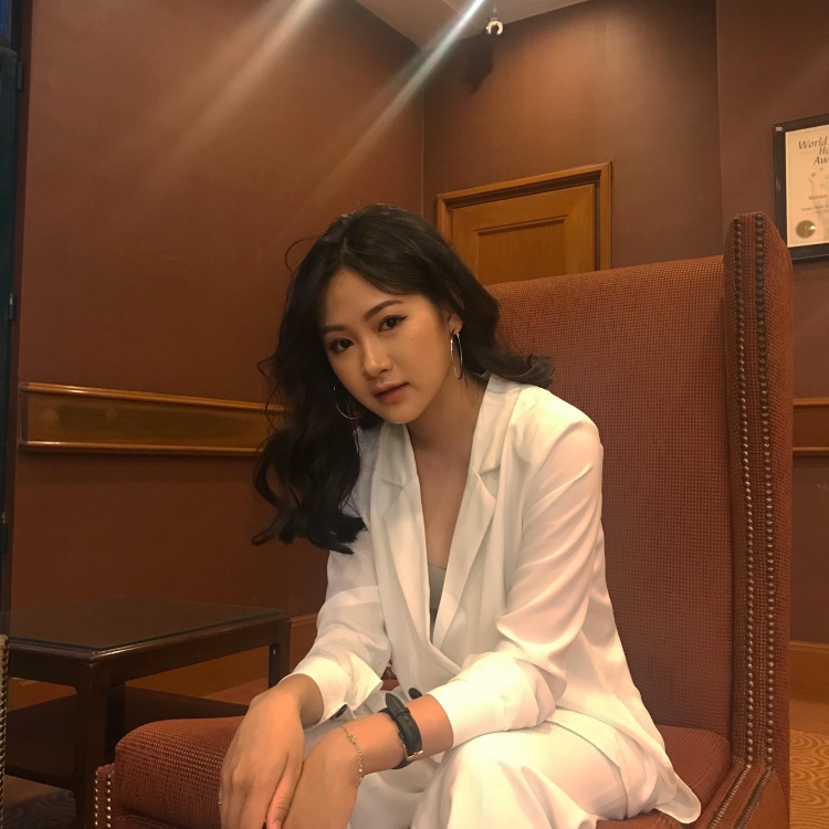 Gặp gỡ nàng mẫu lookbook mới nổi với gương mặt đẹp không góc chết