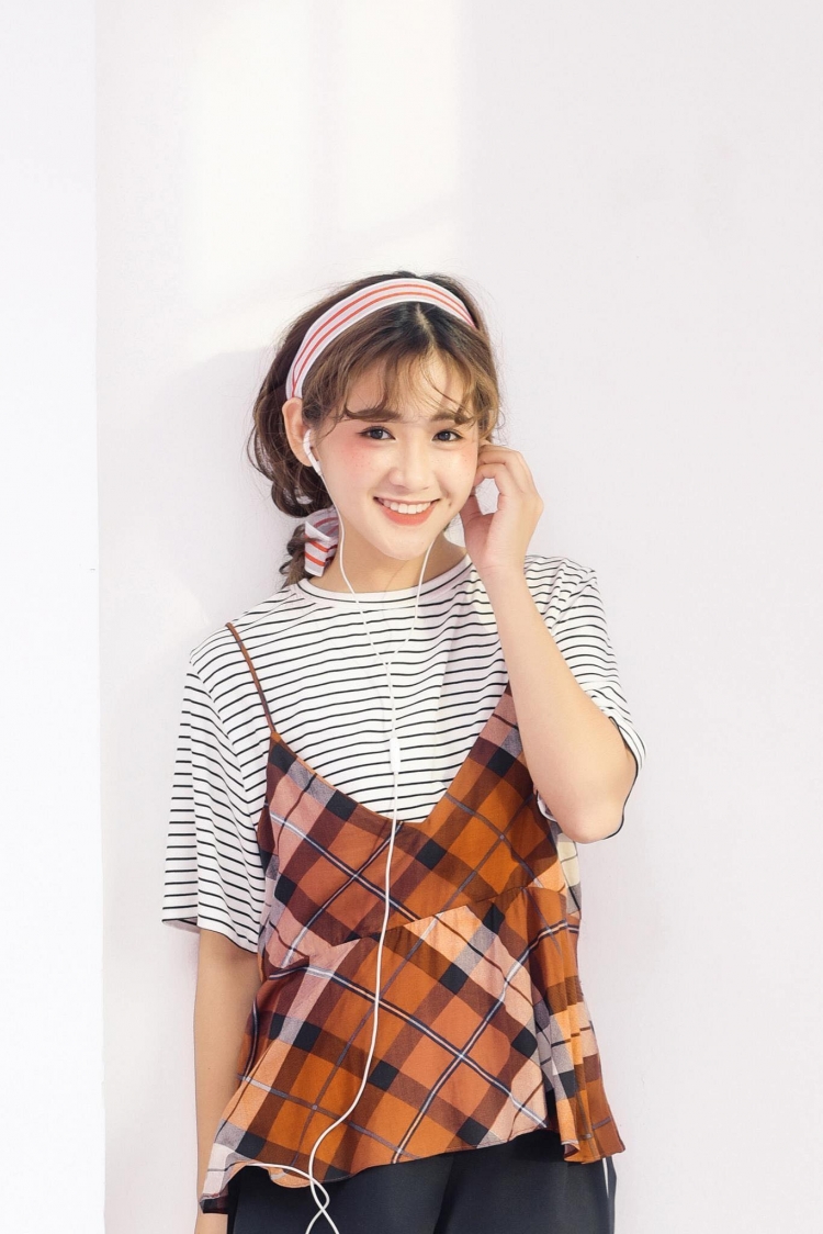 Gặp gỡ nàng mẫu lookbook mới nổi với gương mặt đẹp không góc chết