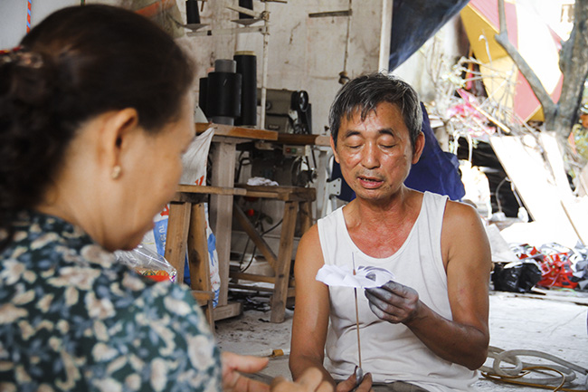 Ảnh: Gặp người chế tạo đèn kéo quân kỷ lục Việt Nam