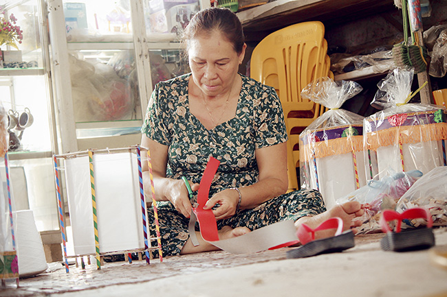 Ảnh: Gặp người chế tạo đèn kéo quân kỷ lục Việt Nam