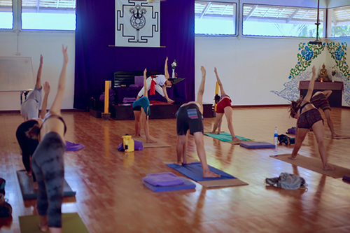 Từ thánh yoga đến kẻ bị tố tấn công tình dục hàng loạt học viên ở Thái Lan