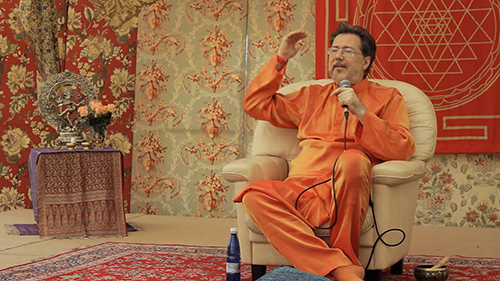 Từ thánh yoga đến kẻ bị tố tấn công tình dục hàng loạt học viên ở Thái Lan