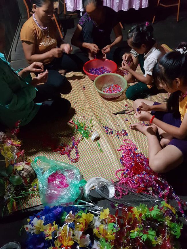 Cô dâu 61 tuổi lấy chồng 26 tuổi: Gia đình ủng hộ như một người con gái chứ không phải bà già đi lấy chồng