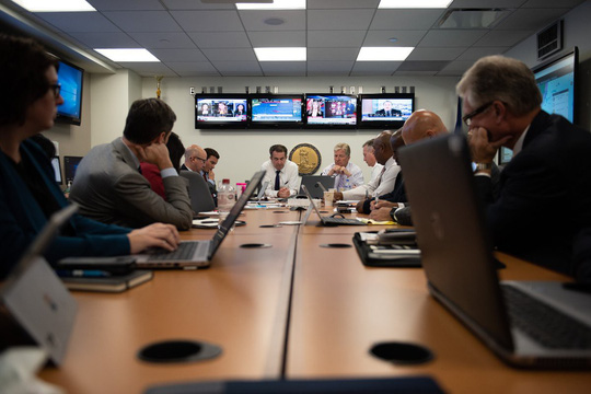 Mỹ: Gần 30 tàu hải quân rời căn cứ tránh siêu bão