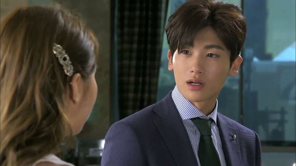 Phát hiện chồng ngoại tình, vợ lập tức sửa soạn váy áo đẹp đẽ rồi nói một câu khiến chồng vội vã xin chừa