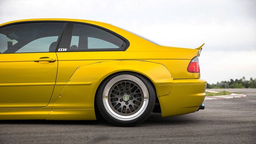 BMW M3 E46 lột xác với gói độ Widebody Rocketbunny