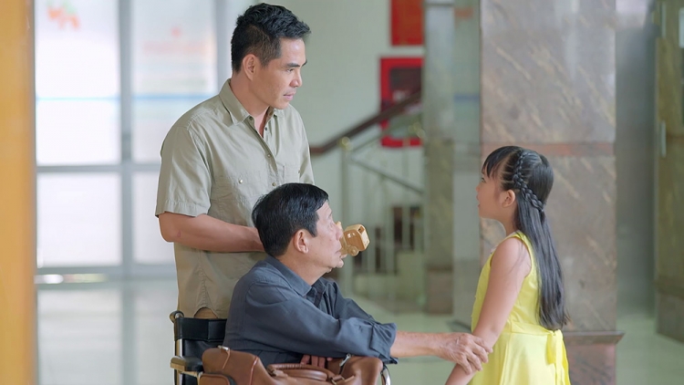 Phim Gạo nếp gạo tẻ tập 55: Minh trả nợ giúp chú Quang, Thương là con rơi của Kiệt