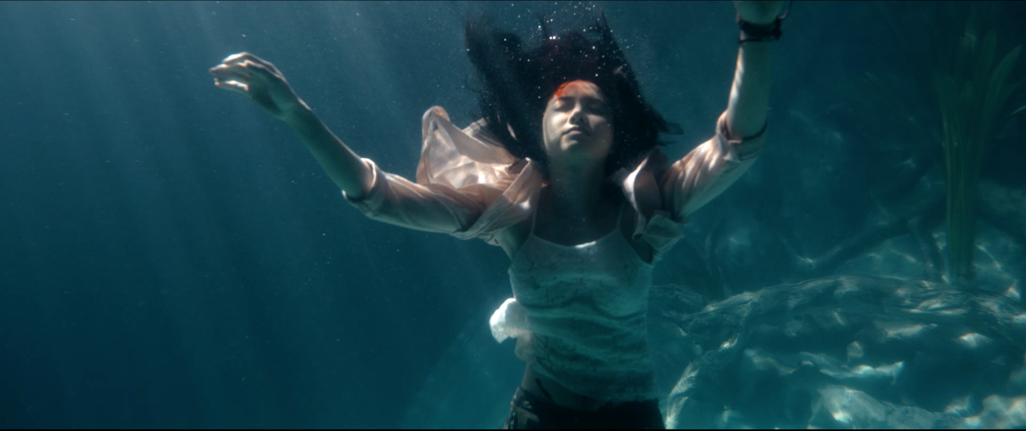 Người Bất Tử tung trailer rùng rợn, gay cấn kèm thông điệp kỳ bí