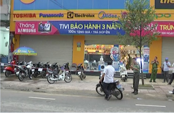 Nghi can đâm chết nữ quản lý siêu thị bị chủ nợ đến chỗ làm đòi tiền