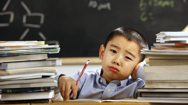 Bé trai 10 tuổi nhảy từ tầng 14 xuống đất tự tử, nguyên nhân khiến cha mẹ phải nhìn lại mình, nhất là khi vừa bắt đầu năm học mới