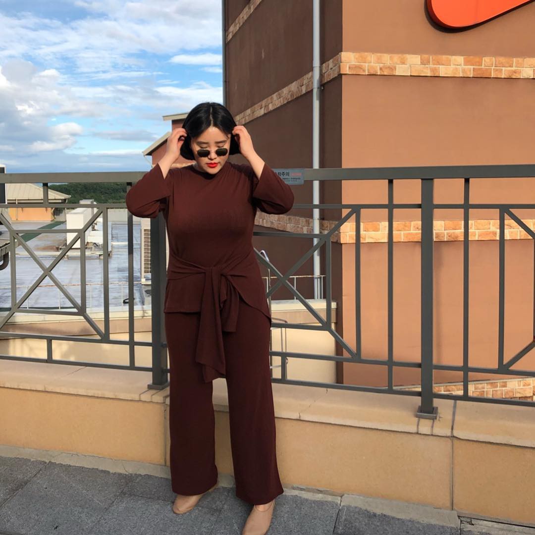 Thân hình mũm mĩm thì có sao, cô nàng này vẫn tự tin tỏa sáng nhờ 4 bí kíp diện đồ tuyệt hay