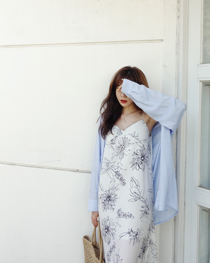 Đừng vội cất những chiếc váy hai dây bởi các nàng có thể diện được muôn kiểu tuyệt xinh trong tiết thu se lạnh