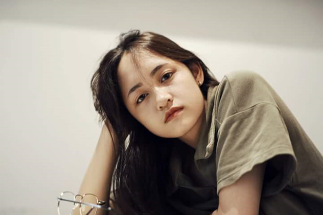 Nhan sắc xinh như hot girl của cô gái tóc rối bù trong ảnh thẻ