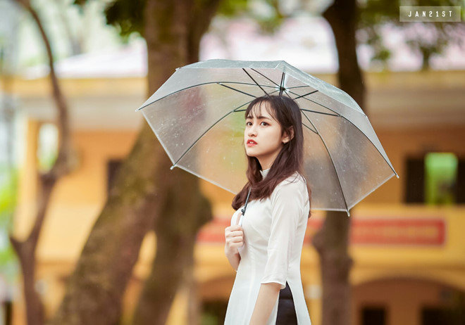 Nhan sắc xinh như hot girl của cô gái tóc rối bù trong ảnh thẻ