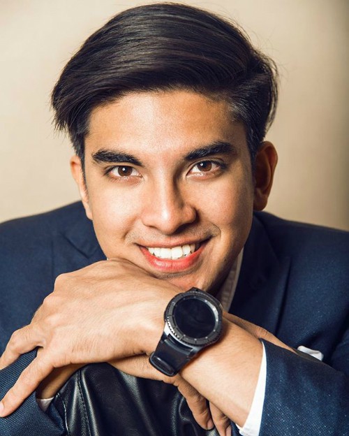 Bộ trưởng hot boy 25 tuổi của Malaysia bật cười tán thưởng trước câu hỏi của sinh viên Việt Nam