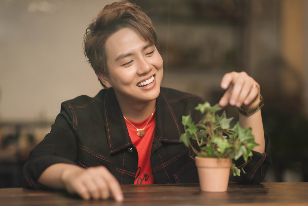 Duy Khánh: Tôi ít tuổi đã kiếm nhiều tiền, chẳng phải quá giỏi sao