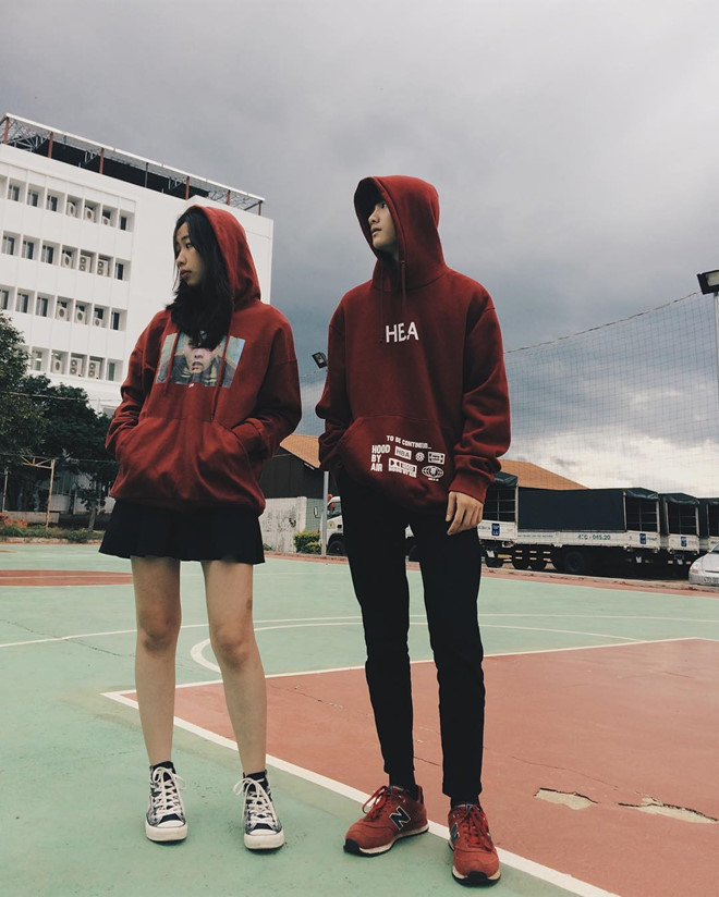 Nam phục vụ bàn ở Sài Gòn được tìm kiếm sau ảnh chụp lén đẹp trai