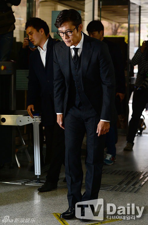 Nghịch lý các ông chồng showbiz châu Á: Đẹp như soái ca thì ngoại tình, bạo hành vợ, xấu xí được tung hô người chồng quốc dân