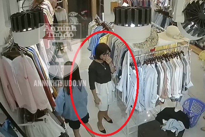 Cảnh giác: Nữ quái ăn mặc như... dân văn phòng, mở tủ giữ đồ ăn trộm trong nháy mắt