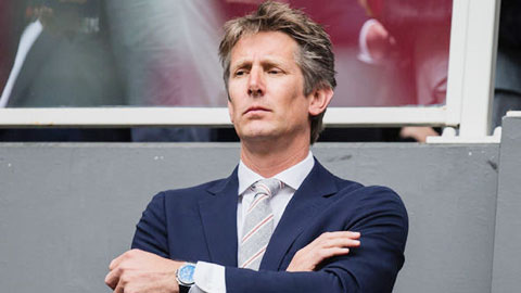 Van der Sar từ chối ghế GĐTT Man United