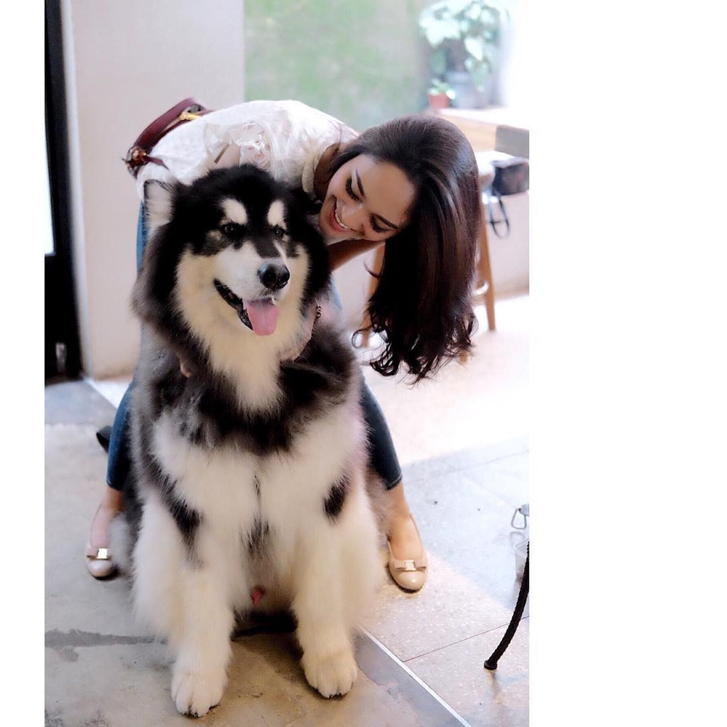 Hot girl cung bọ cạp có bạn trai thiếu gia, nổi tiếng ở Indonesia