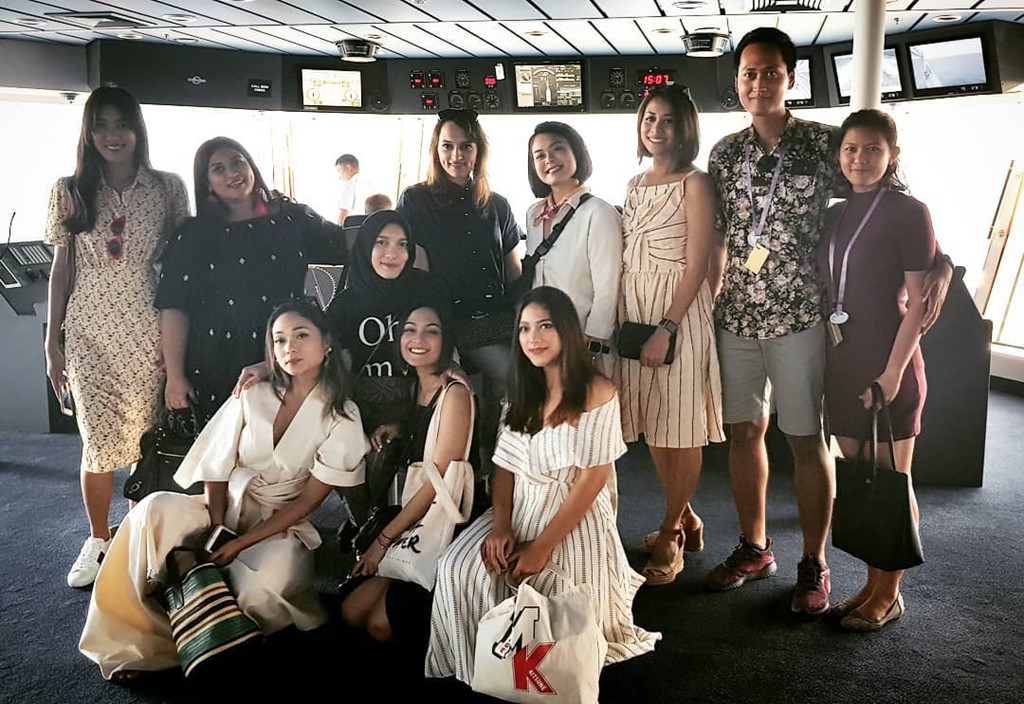 Hot girl cung bọ cạp có bạn trai thiếu gia, nổi tiếng ở Indonesia