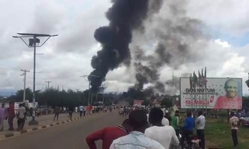 Xe bồn chở xăng ở Nigeria phát nổ, 35 người hiếu kỳ thiệt mạng