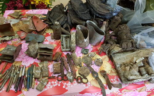 Bức chân dung chiến sĩ dưới hố chôn tập thể tại Đồng Nai