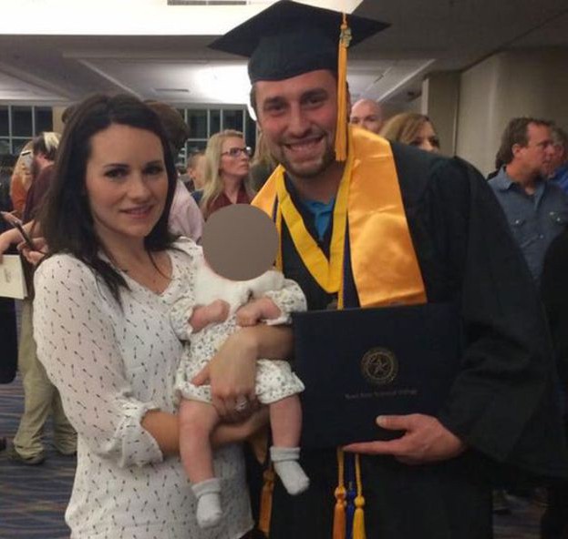 Vợ bắn chết chồng ngay trước mặt 3 con nhỏ