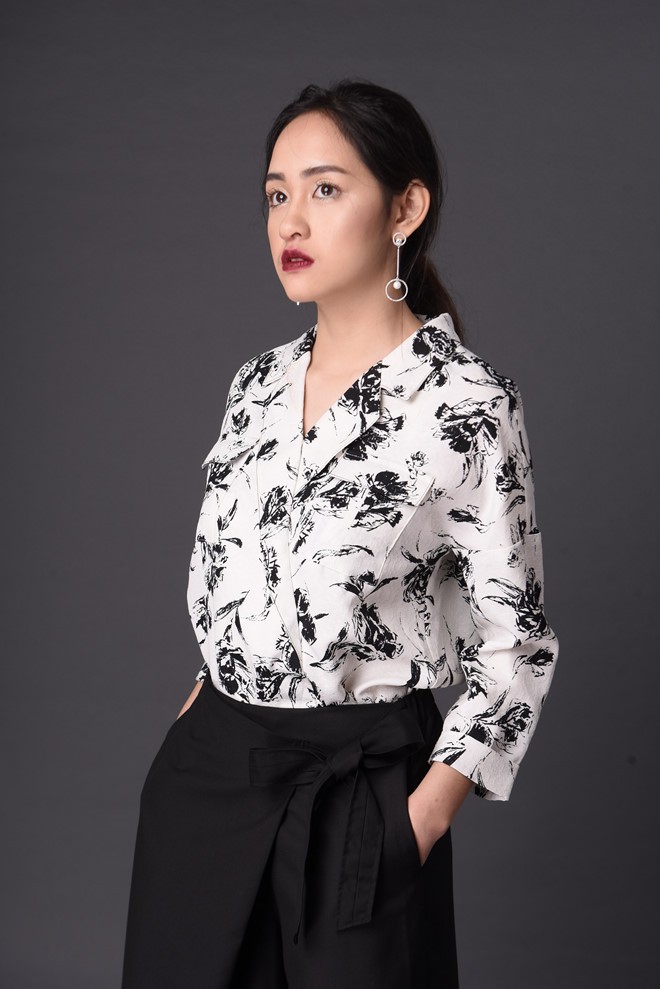 Nhan sắc đời thực rạng ngời của nữ sinh ĐH Kiến Trúc có ảnh thẻ kì lạ được chú ý trên mạng Nhan sắc đời thực rạng ngời của nữ sinh ĐH Kiến Trúc có ảnh thẻ kì lạ được chú ý trên mạng